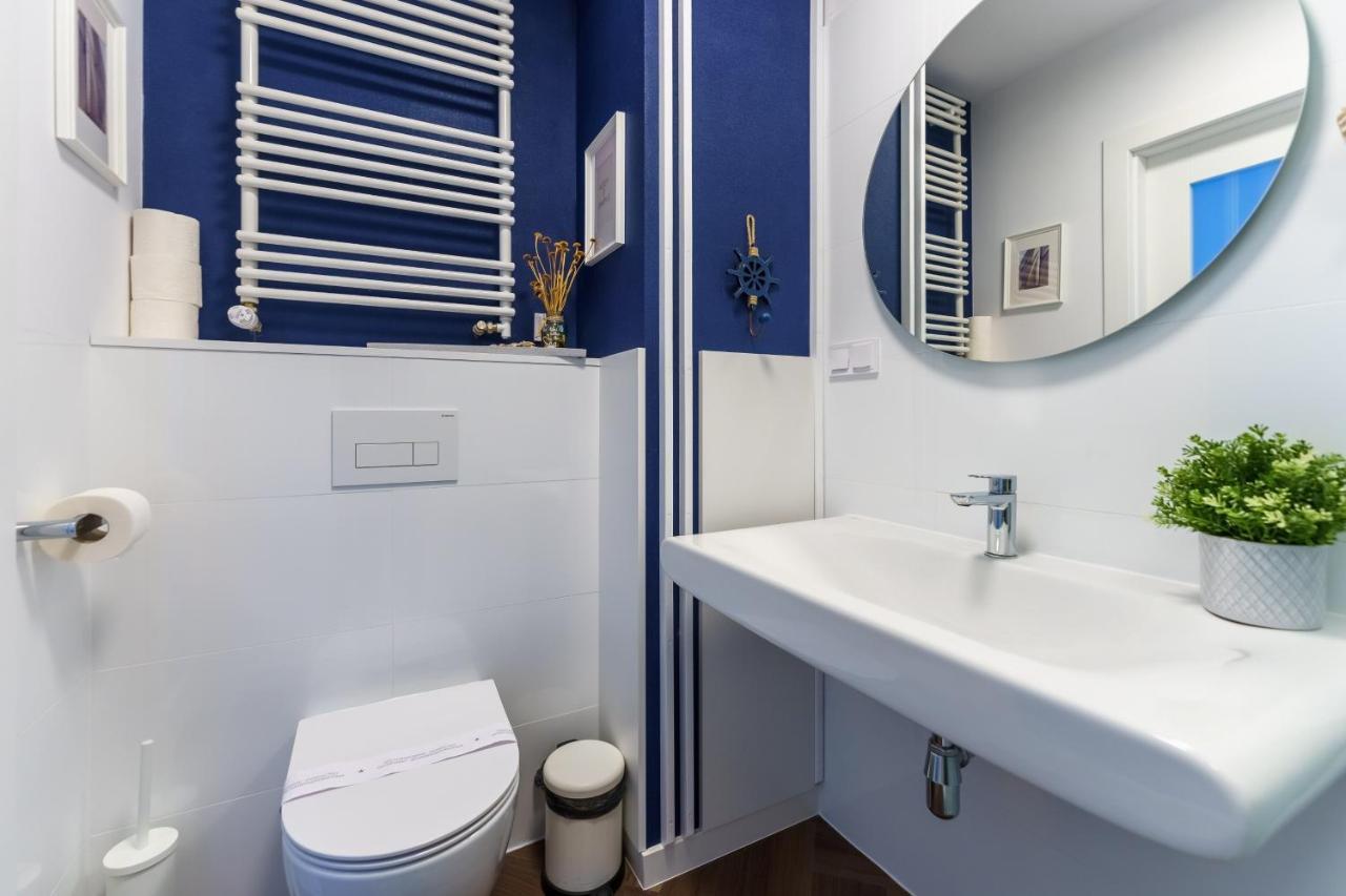 Lighthouse Apartment *